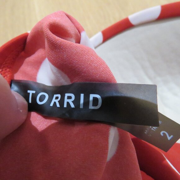 TORRID Red Polka Dot Cleavage Enhancer Tankini Swim Top Retro Pinup - Size 2X - Picture 13 of 13